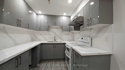 /international/ca/lower-81-oak-avenue-richmond-hill-ontario-310101205065/
