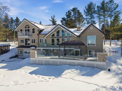 /international/ca/53-rue-de-la-pommeraie-ste-catherine-de-hatley-quebec-310107292699/