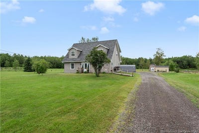 /international/ca/224-upper-mountain-road-boundary-creek-new-brunswick-310100826754/
