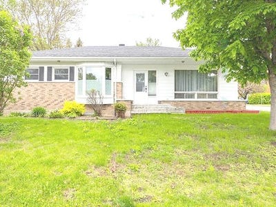 /international/ca/1254-av-jean-de-quen-sainte-foy-sillery-cap-rouge-quebec-310106857289/