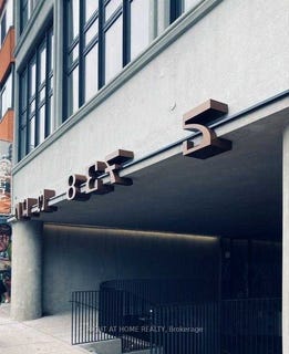 /international/ca/lower-lower-1305-dundas-street-w-toronto-ontario-310099779408/