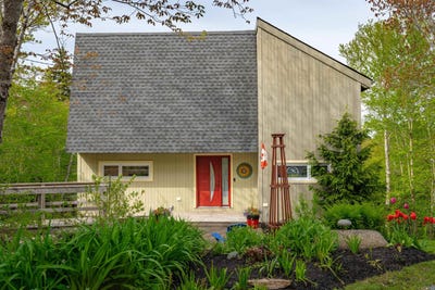 /international/ca/183-lakewood-drive-brookside-nova-scotia-310108600311/