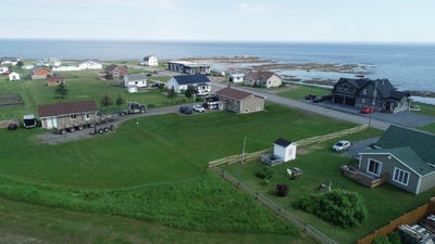 /international/ca/1re-avenue-o-sainte-anne-des-monts-qc-g4v1h5-ca-sainte-anne-des-monts-quebec-310100732187/