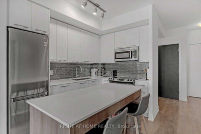 /international/ca/1616-9471-yonge-street-richmond-hill-ontario-310101017261/