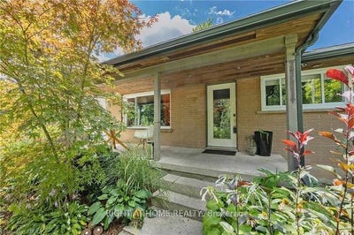 /international/ca/main-231-michaelmas-street-london-east-ontario-310101283304/