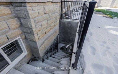 /international/ca/basmt-2-township-avenue-richmond-hill-ontario-310106399661/