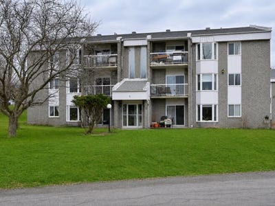 /international/ca/5-104-rue-de-bonaventure-bromont-quebec-310108968379/