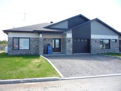 /international/ca/1391-rue-des-roseaux-chicoutimi-quebec-310106048590/