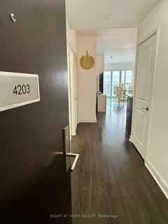 /international/ca/4203-50-absolute-avenue-mississauga-ontario-310107491528/