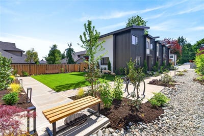 /international/ca/1590-piercy-ave-7-courtenay-british-columbia-310108035534/