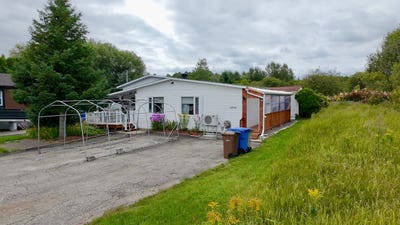 /international/ca/3096-rue-st-dominique-jonquiere-qc-g7y1b2-ca-jonquiere-quebec-310101471715/?lang=pt