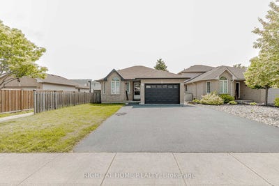 /international/ca/31-massena-drive-hamilton-ontario-310101018582/?lang=zh-tw