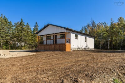 /international/ca/284-highway-334-arcadia-nova-scotia-310120468631/
