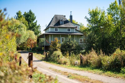 /international/ca/789-av-de-gaspe-o-saint-jean-port-joli-quebec-310120011684/