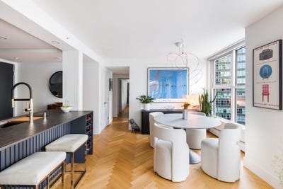 /international/ca/1318-homer-street-806-vancouver-british-columbia-310109147938/