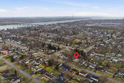 /international/ca/313-bowen-road-fort-erie-ontario-310106773609/