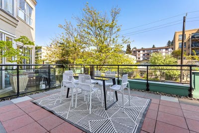 /international/ca/131-3rd-street-north-vancouver-british-columbia-310101104982/?lang=en