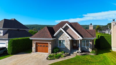/international/ca/8-rue-des-pins-clermont-qc-g4a1h4-ca-clermont-quebec-310101203777/?lang=zh-tw