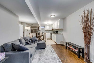 /international/ca/lower-56-barberry-crescent-richmond-hill-ontario-310107245479/