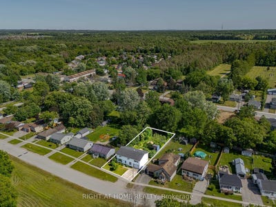 /international/ca/118-queen-street-essa-ontario-310100789504/