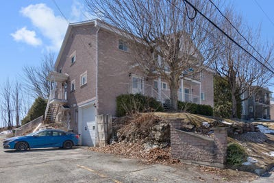 /international/ca/1302-1308-rue-ovila-noel-fleurimont-quebec-310103446792/