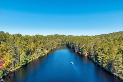 /international/ca/99z-ch-du-lac-tortue-la-macaza-quebec-310120634008/