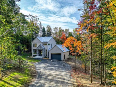 /international/ca/1289-rue-du-galopeur-sainte-adele-quebec-310102433518/