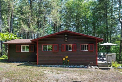 /international/ca/569-peters-point-road-south-brookfield-nova-scotia-310101326399/?lang=en