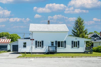 /international/ca/1677-rue-cote-mont-joli-quebec-310108726310/