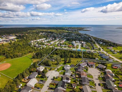 /international/ca/1948-shore-road-eastern-passage-nova-scotia-310120657108/