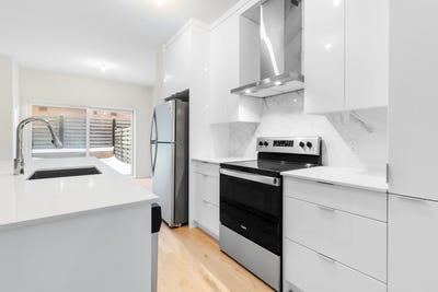 /international/ca/1044-rue-jacqueline-sicotte-lasalle-qc-h8n0g3-ca-lasalle-quebec-310101129820/?lang=zh-cn