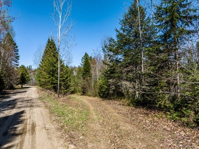 /international/ca/860-rg-sacacomie-saint-alexis-des-monts-qc-j0k1v0-ca-saint-alexis-des-monts-quebec-310099543224/
