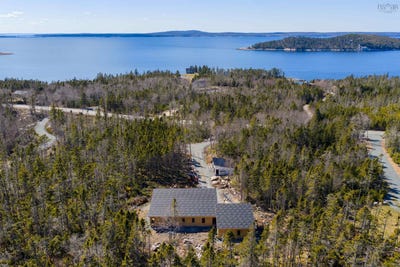 /international/ca/9241-peggys-cove-road-hackett-s-cove-nova-scotia-310107902788/