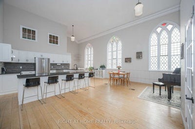/international/ca/3318-dundas-street-burlington-ontario-310105717957/