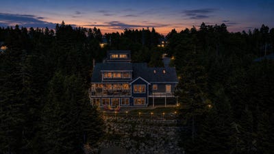 /international/ca/22-ketch-court-head-of-st-margarets-bay-nova-scotia-310108860682/