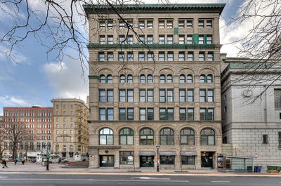 /international/ca/100-rue-st-antoine-o-montreal-ville-marie-quebec-310100538728/