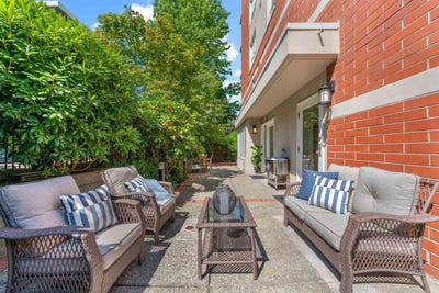 /international/ca/2128-w-43rd-avenue-102-vancouver-british-columbia-310108523082/