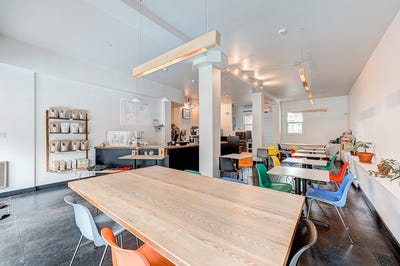 /international/ca/5851z-5853z-rue-st-hubert-montreal-rosemont-la-petite-patrie-quebec-310099740551/