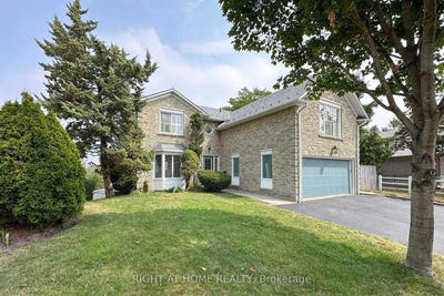 /international/ca/102-hialeah-crescent-whitby-ontario-310101468760/?lang=it