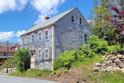 /international/ca/155-pelham-street-lunenburg-nova-scotia-310107522731/