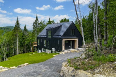 /international/ca/2963-rue-du-domaine-du-lac-lucerne-sainte-adele-quebec-310100787934/