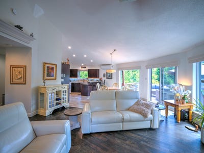 /international/ca/1185-rue-de-l-oree-des-bois-sainte-adele-quebec-310107561819/