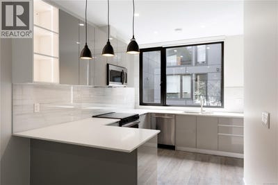 /international/ca/916-orono-avenue-langford-british-columbia-310119971348/