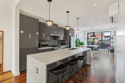 /international/ca/2121-rue-sherbrooke-e-301-montreal-le-plateau-mont-royal-quebec-310101107900/?lang=zh-cn