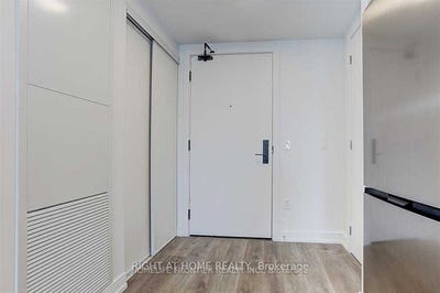 /international/ca/433-1-jarvis-street-hamilton-ontario-310107421379/
