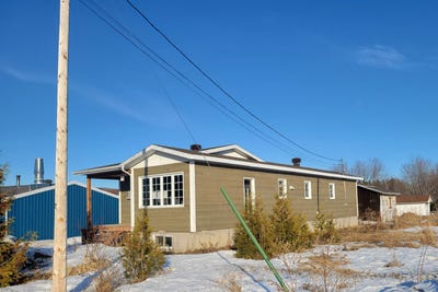 /international/ca/2-rue-ferlatte-lac-au-saumon-quebec-310108776844/