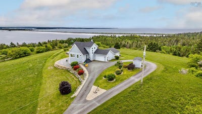 /international/ca/101-razilly-lane-crescent-beach-nova-scotia-310108940438/