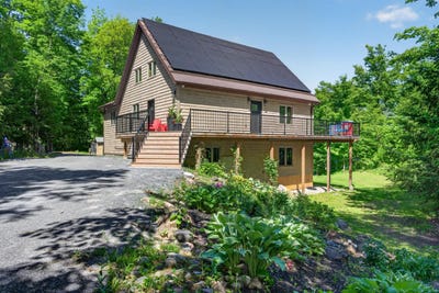 /international/ca/1210-richard-brannigan-trail-godfrey-ontario-310108667681/