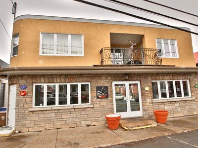 /international/ca/617-route-marie-victorin-vercheres-quebec-310106795888/
