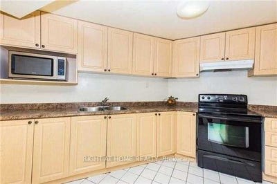 /international/ca/4469-idlewilde-crescent-mississauga-ontario-310101131273/